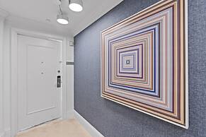 Luxury apt with Bay View at Miami Beach