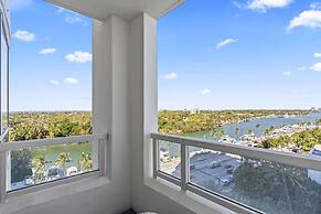 Luxury apt with Bay View at Miami Beach