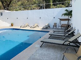 Casa Blanca Laguna by Casa Naiyari