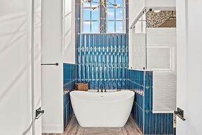 Suns Out Buns Out 113 TEA