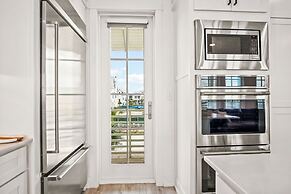 Suns Out Buns Out 113 TEA