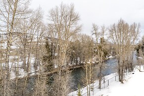 Blue River Flats Building 2 #302 By Summit County Mountain Retreats