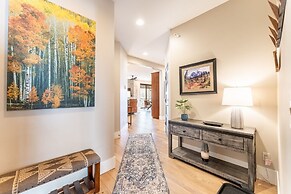 Blue River Flats Building 2 #302 By Summit County Mountain Retreats