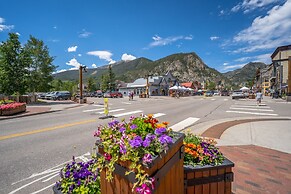 Blue River Flats Building 2 #302 By Summit County Mountain Retreats