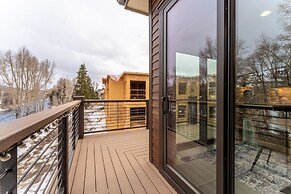 Blue River Flats Building 2 #302 By Summit County Mountain Retreats