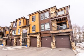 Blue River Flats Building 2 #302 By Summit County Mountain Retreats