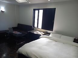 HOTEL C-PLUS - Adults Only