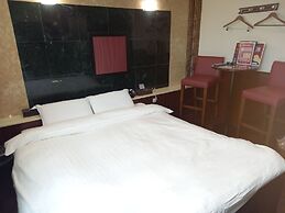 HOTEL C-PLUS - Adults Only