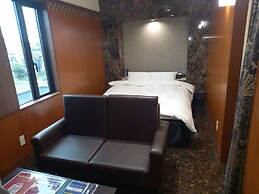 HOTEL C-PLUS - Adults Only