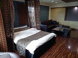 HOTEL C-PLUS - Adults Only