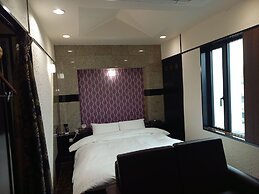 HOTEL C-PLUS - Adults Only