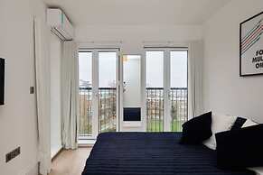 The Wembley Park Arms - Modern 2bdr Flat With Parking Balcony