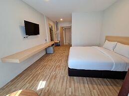 The Charlotte Smart Hotel Lopburi