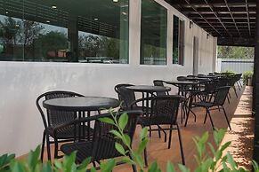 The Charlotte Smart Hotel Lopburi