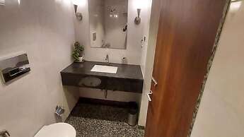 Hotel Meenakshi Palace