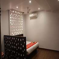 Hotel Meenakshi Palace