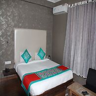 Hotel Meenakshi Palace