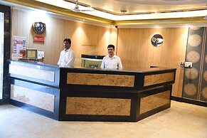 Hotel Meenakshi Palace