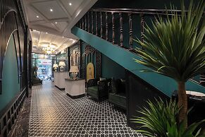 Amica Premier Hotel and Travel