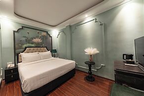 Amica Premier Hotel and Travel