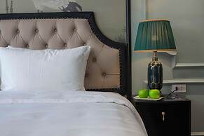 Amica Premier Hotel and Travel