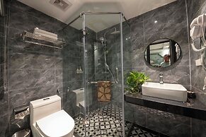 Amica Premier Hotel and Travel