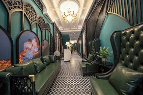 Amica Premier Hotel and Travel