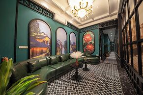 Amica Premier Hotel and Travel