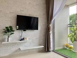 Chiip Apartment in Golden Mansion