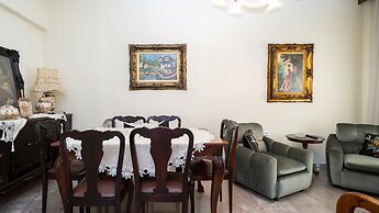 Theoni Central Apartment