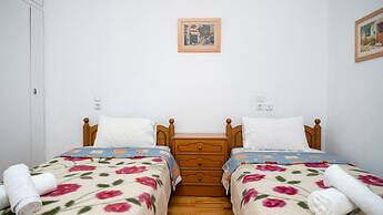 Theoni Central Apartment