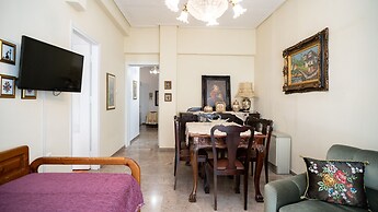 Theoni Central Apartment