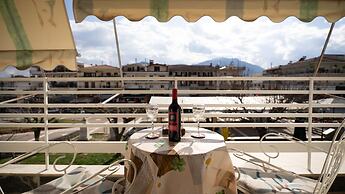 Theoni Central Apartment