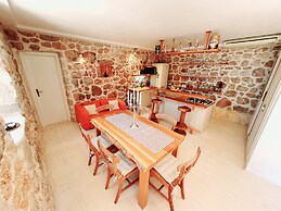 Villa Platanus With Private Pool & Sea View