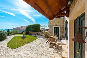 Villa Platanus With Private Pool & Sea View