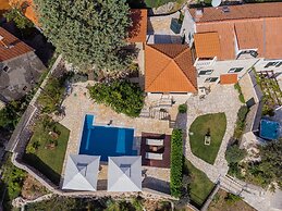Villa Platanus With Private Pool & Sea View
