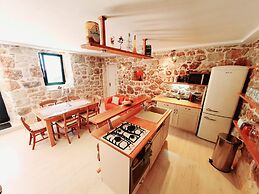Villa Platanus With Private Pool & Sea View