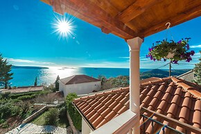 Villa Platanus With Private Pool & Sea View