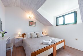 Villa Platanus With Private Pool & Sea View