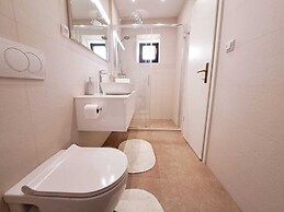 Villa Platanus With Private Pool & Sea View