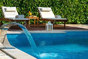 Villa Platanus With Private Pool & Sea View