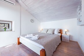 Villa Platanus With Private Pool & Sea View