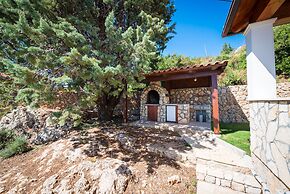 Villa Platanus With Private Pool & Sea View