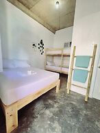 Camotes Backpackers Hostel