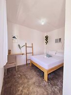 Camotes Backpackers Hostel