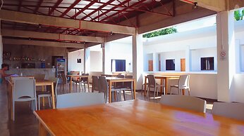 Camotes Backpackers Hostel