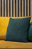 Charming Apartment in Cracow by Renters