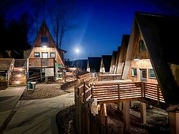 Wrong Way River Lodge & Cabins