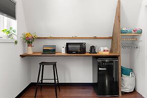 Wrong Way River Lodge & Cabins