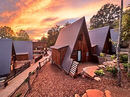 Wrong Way River Lodge & Cabins